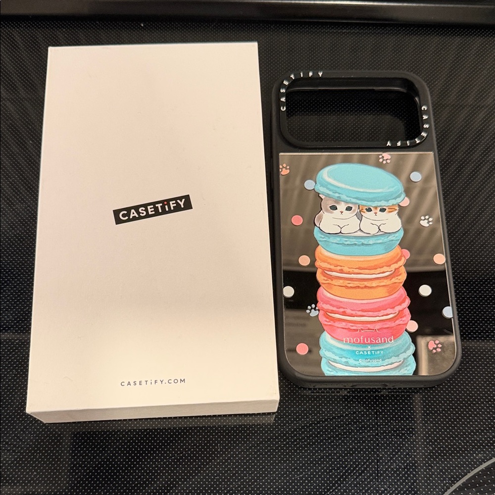 Casetify Mirror Case Mofusand Chef’s Special Silver on Black iPhone 17 Pro Max